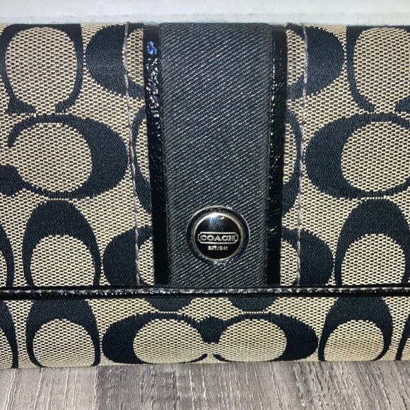 Coach Envelope Wallet - Picture 7 of 9